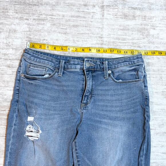 Universal Thread Women’s 12 31 High Rise Straight Crop Distressed Jeans Flannel - Picture 2 of 11